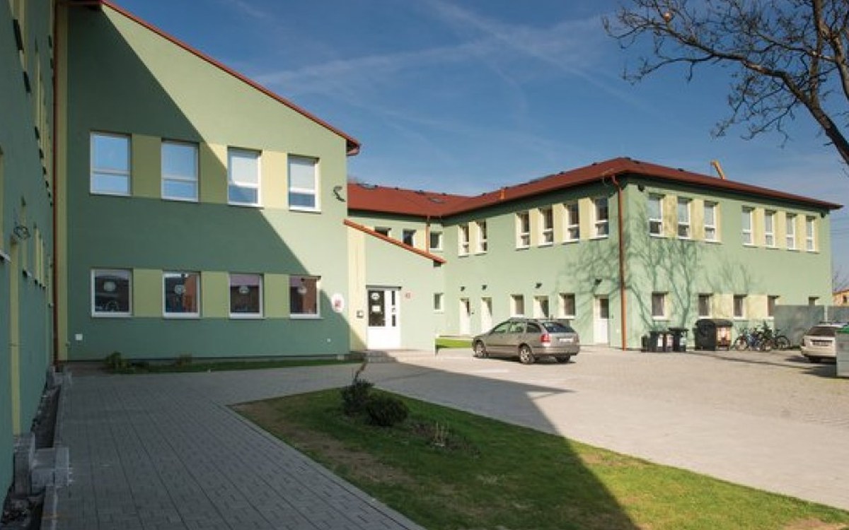 Általános iskola, Nehvizdy, Csehország