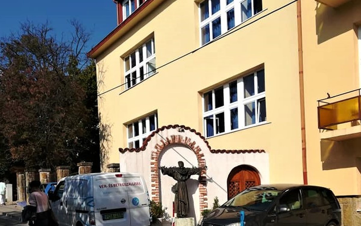 Szent Ferenc Kórház, Budapest — folyamatos, szűrt és hővisszanyerős friss levegő a betegellátásban